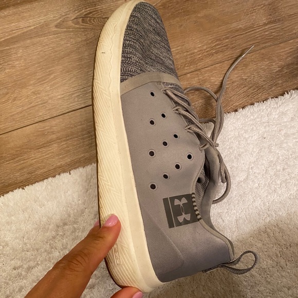 Under Armour shoes - Picture 2 of 5